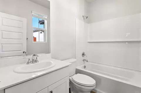 Bath - 571 Pacifica Dr # 164, Oceanside, CA 92057 photo 3 of 4