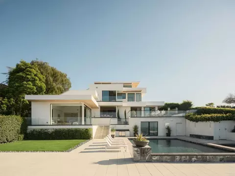 Exterior - 2082 Via Casa Alta, La Jolla, CA 92037 photo 4 of 6