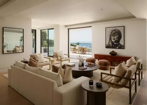 Living - 2082 Via Casa Alta, La Jolla, CA 92037 photo 2 of 6