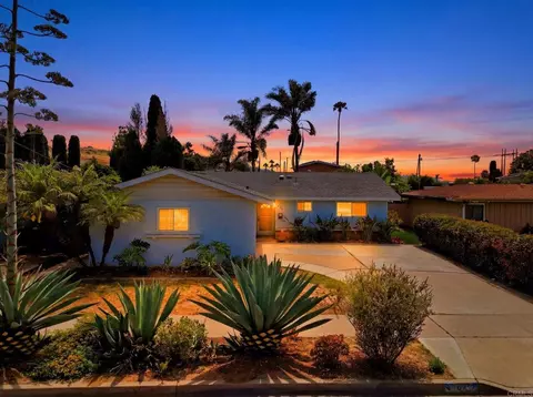 127 Flamingo Dr, Oceanside, CA 92054
