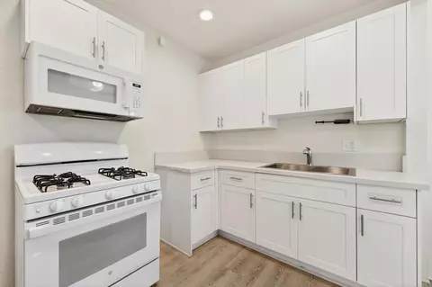 Kitchen - 1530 E Appleton St, Long Beach, CA 90802 photo 5 of 8