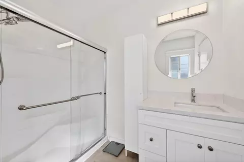 Bath - 1530 E Appleton St, Long Beach, CA 90802 photo 4 of 6