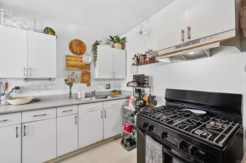 Kitchen - 1530 E Appleton St, Long Beach, CA 90802 photo 1 of 8