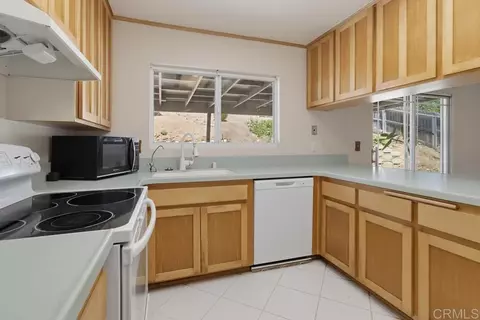 Kitchen - 8560 Winter Gardens Blvd, Lakeside, CA 92040 photo 4 of 4