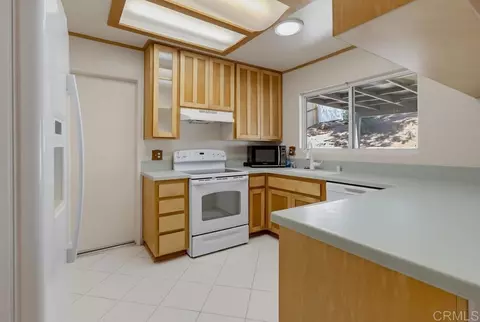 Kitchen - 8560 Winter Gardens Blvd, Lakeside, CA 92040 photo 2 of 4