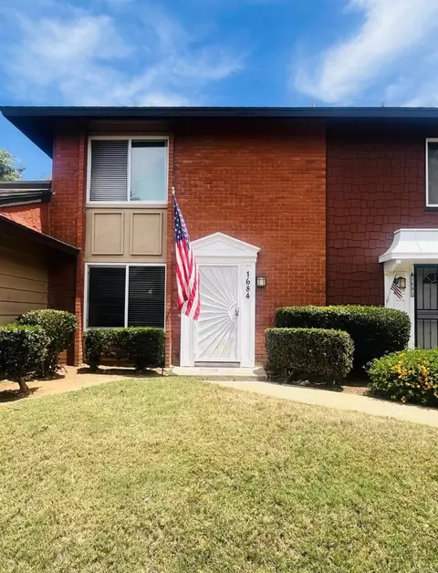 1684 Summertime Dr, El Cajon, CA 92021