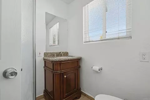 Bath - 855 Franklin Ave, El Cajon, CA 92020 photo 6 of 6
