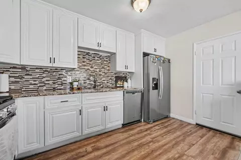 Kitchen - 855 Franklin Ave, El Cajon, CA 92020 photo 1 of 5