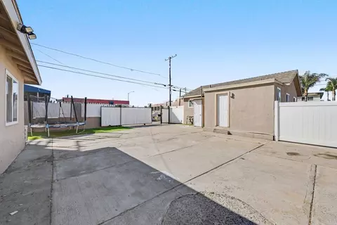 Exterior - 855 Franklin Ave, El Cajon, CA 92020 photo 7 of 13