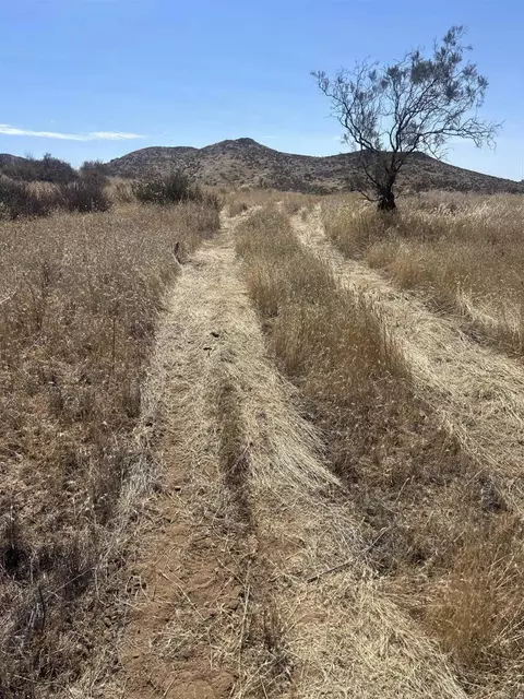 ., Hemet, CA 92544 photo 4