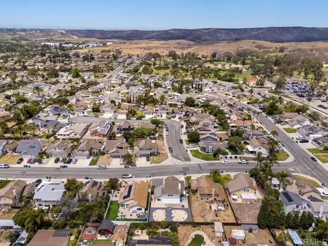View/Area - 792 Foxwood Dr, Oceanside, CA 92057 photo 10 of 15