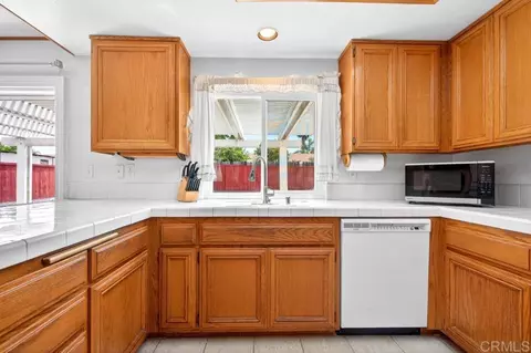 Kitchen - 792 Foxwood Dr, Oceanside, CA 92057 photo 2 of 3