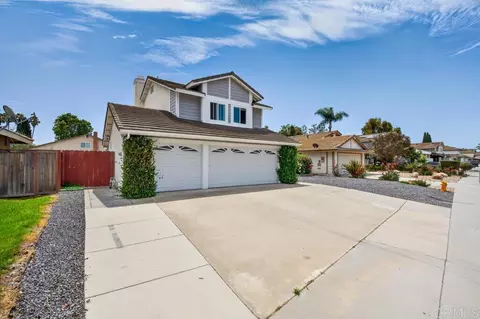 Exterior - 792 Foxwood Dr, Oceanside, CA 92057 photo 8 of 10