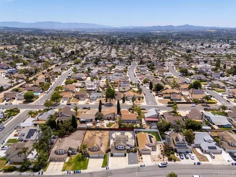 View/Area - 792 Foxwood Dr, Oceanside, CA 92057 photo 12 of 15