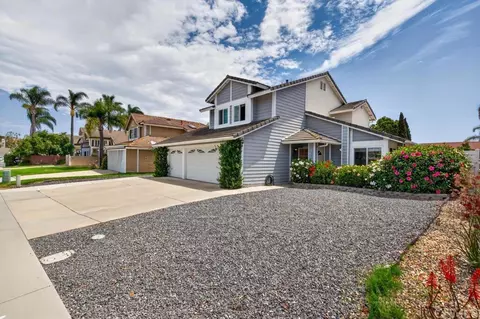 Exterior - 792 Foxwood Dr, Oceanside, CA 92057 photo 7 of 10