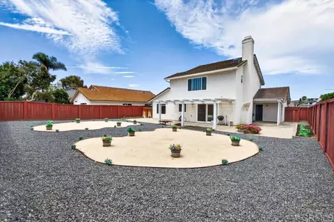 Exterior - 792 Foxwood Dr, Oceanside, CA 92057 photo 2 of 10
