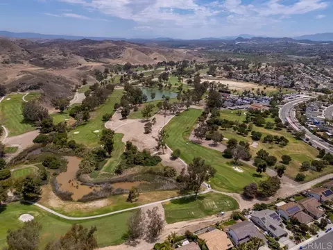 View/Area - 792 Foxwood Dr, Oceanside, CA 92057 photo 7 of 15