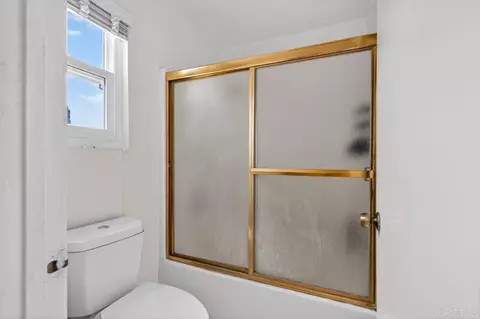 Bath - 792 Foxwood Dr, Oceanside, CA 92057 photo 4 of 5