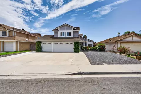 Exterior - 792 Foxwood Dr, Oceanside, CA 92057 photo 6 of 10