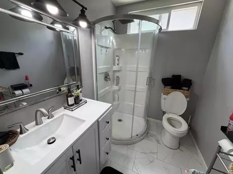 Bath - 331 Ruby Ave, Hemet, CA 92543 photo 2 of 2