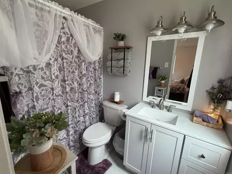 Bath - 331 Ruby Ave, Hemet, CA 92543 photo 1 of 2