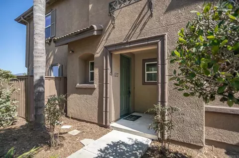 425 S Meadowbrook Dr #123, San Diego, CA 92114