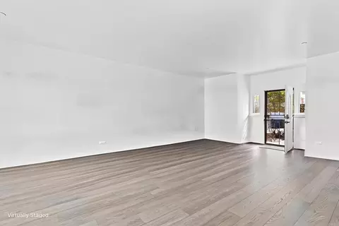 Living - 8948 Lakeview Rd, Lakeside, CA 92040 photo 2 of 7