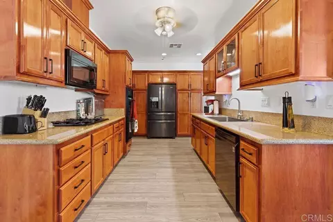 Kitchen - 8948 Lakeview Rd, Lakeside, CA 92040 photo 3 of 3