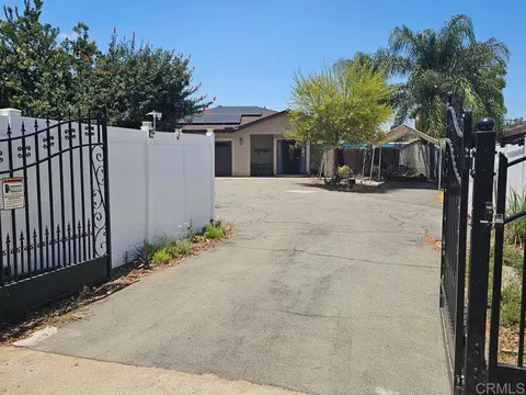 8948 Lakeview Rd, Lakeside, CA 92040
