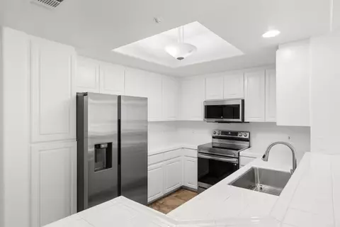 Kitchen - 9237 Regents Rd #K218, La Jolla, CA 92037 photo 3 of 4