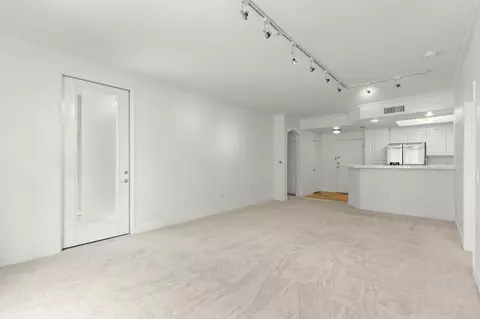 Living - 9237 Regents Rd #K218, La Jolla, CA 92037 photo 4 of 5