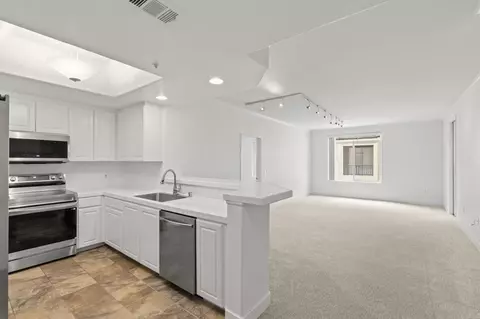 Living - 9237 Regents Rd #K218, La Jolla, CA 92037 photo 2 of 5