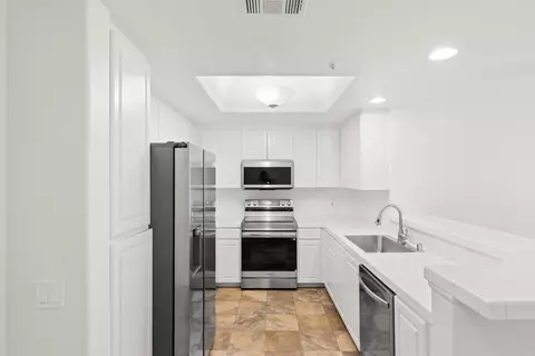 Kitchen - 9237 Regents Rd #K218, La Jolla, CA 92037 photo 2 of 4