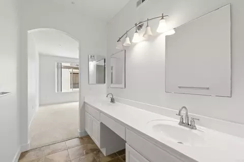 Bath - 9237 Regents Rd #K218, La Jolla, CA 92037 photo 2 of 5