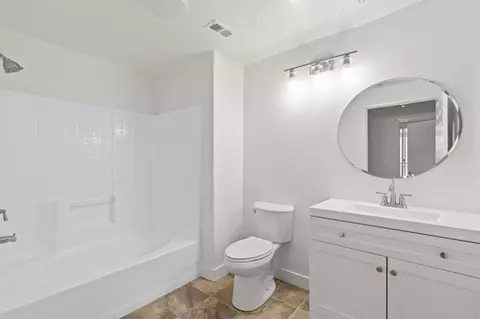Bath - 9237 Regents Rd #K218, La Jolla, CA 92037 photo 4 of 5