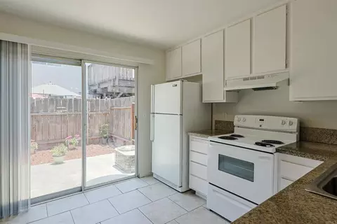 Kitchen - 10139 Carefree Dr, Santee, CA 92071 photo 3 of 4