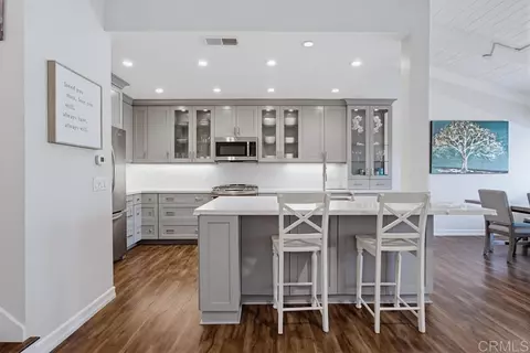 2842 Luciernaga St, Carlsbad, CA 92009