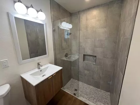 Bath - 329 E South Ave, Redlands, CA 92373 photo 2 of 2