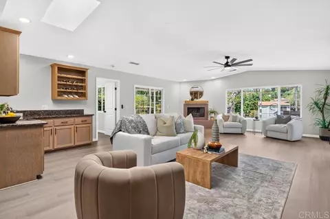 Living - 543 Eldorado Dr, Escondido, CA 92025 photo 3 of 8