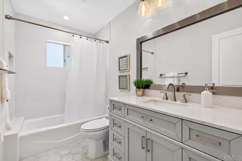 Bath - 543 Eldorado Dr, Escondido, CA 92025 photo 3 of 3