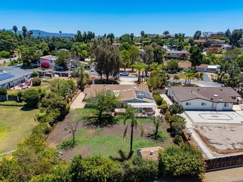 View/Area - 543 Eldorado Dr, Escondido, CA 92025 photo 2 of 5