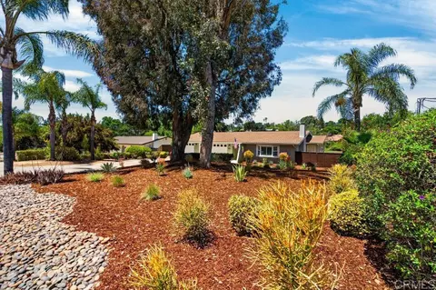 Exterior - 543 Eldorado Dr, Escondido, CA 92025 photo 10 of 12