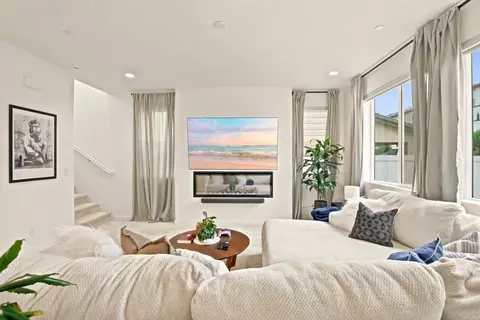 Living - 32224 Penstemon Way, Temecula, CA 92591 photo 3 of 3