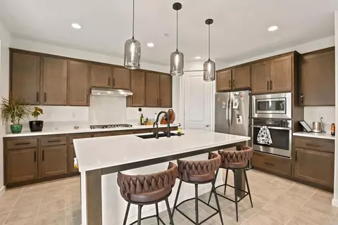 Kitchen - 32224 Penstemon Way, Temecula, CA 92591 photo 2 of 4