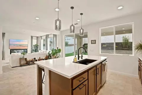 Kitchen - 32224 Penstemon Way, Temecula, CA 92591 photo 4 of 4