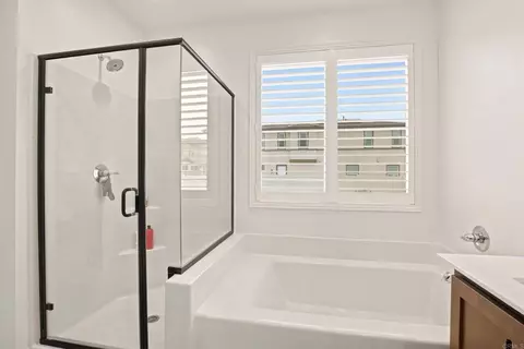 Bath - 32224 Penstemon Way, Temecula, CA 92591 photo 2 of 3