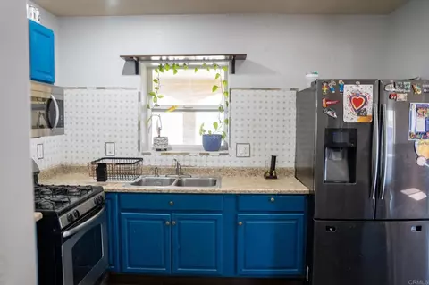 Kitchen - 1561 W Heil Ave, El Centro, CA 92243 photo 5 of 5