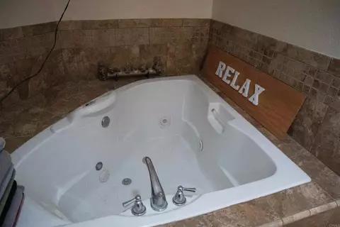 Bath - 1561 W Heil Ave, El Centro, CA 92243 photo 5 of 5