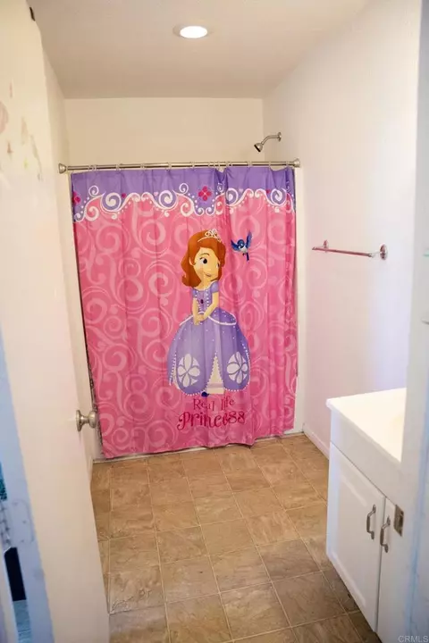Bath - 1561 W Heil Ave, El Centro, CA 92243 photo 3 of 3