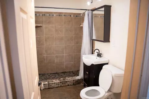 Bath - 1561 W Heil Ave, El Centro, CA 92243 photo 1 of 3